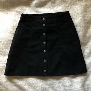 〰️ H&M Black Suede Skirt